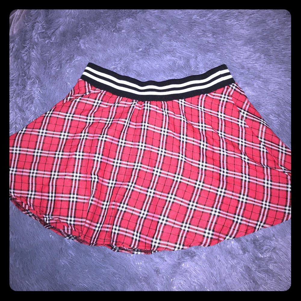 ☠️adorable red plaid skater skirt 💕
